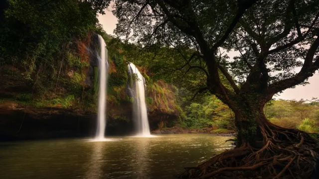 Menyelami Pesona Mistis Curug Sodong Sukabumi